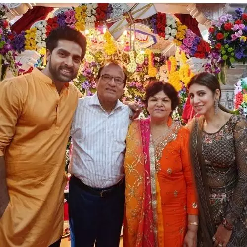 Adhvik Mahajan Family 
