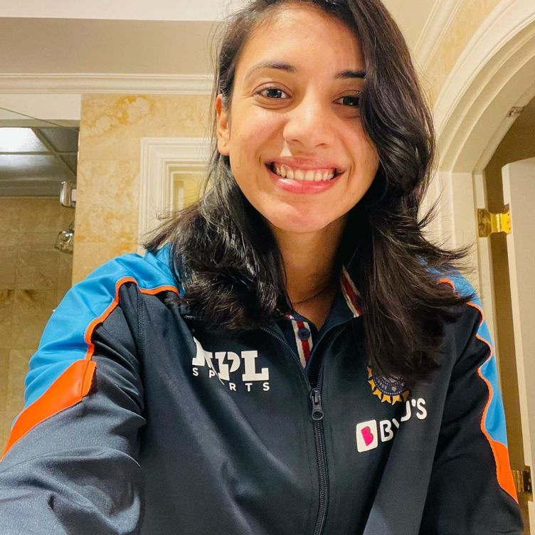  Smriti Mandhana Biography