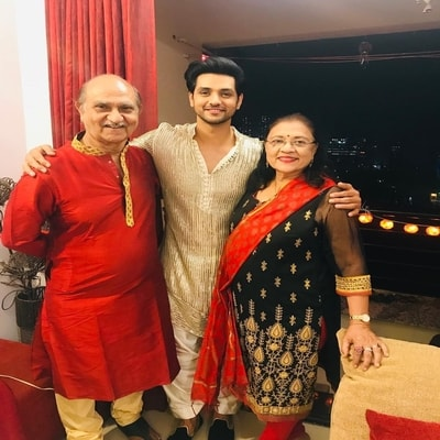 Shakti Arora's Parents