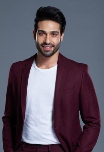 Vijayendra Kumeria Age, Biography, Wiki, Wife, Family, Address ...