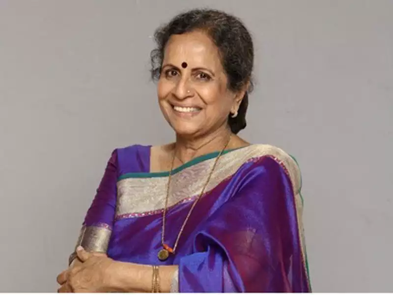  Usha Nadkarni Biography