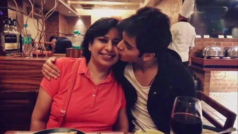  Siddharth Sharma Mother