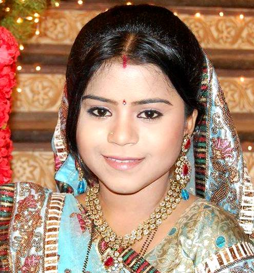 Juhi Aslam Biography