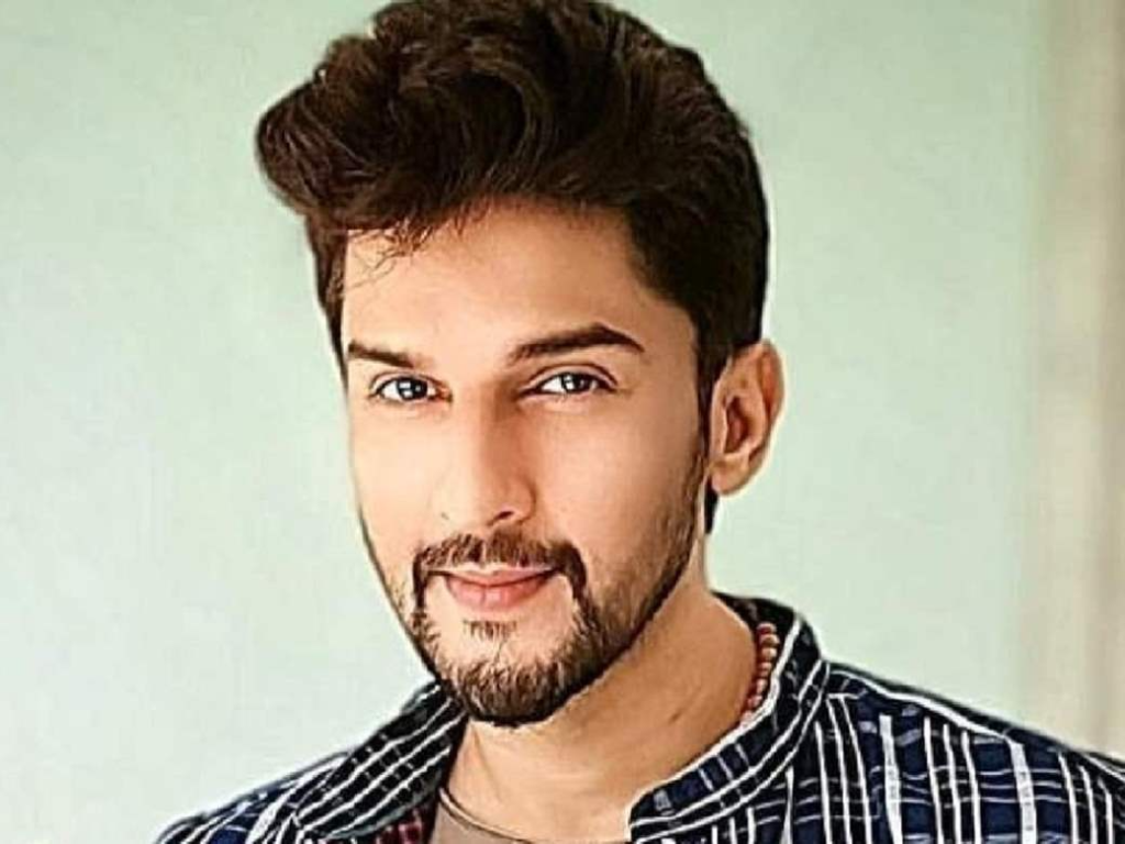 Manish Raisinghan Biography